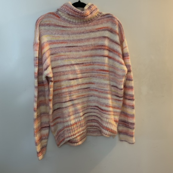 NWOT MULTIPLE COLOUR TURTLENECK - Picture 6 of 11